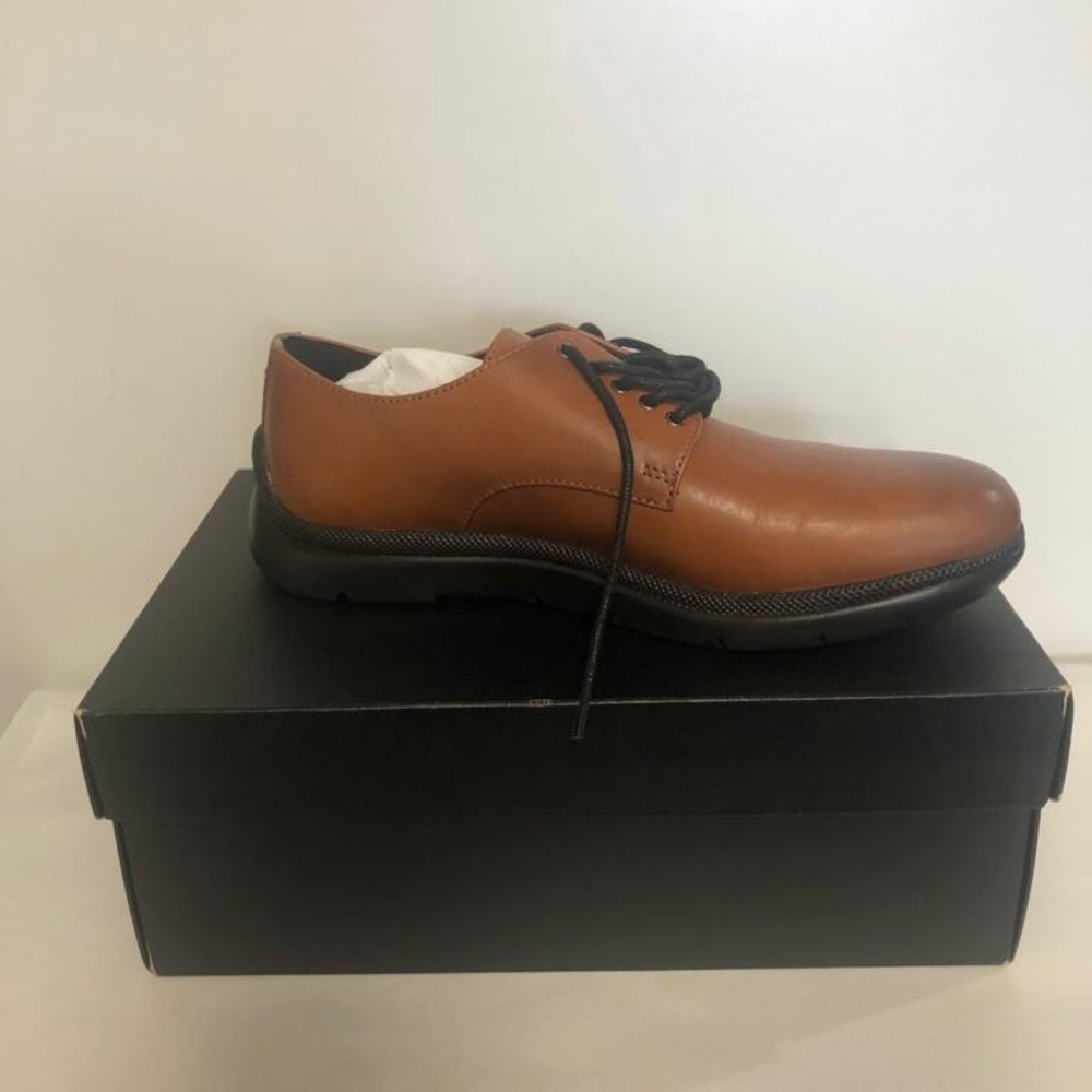 Casual dress shoes